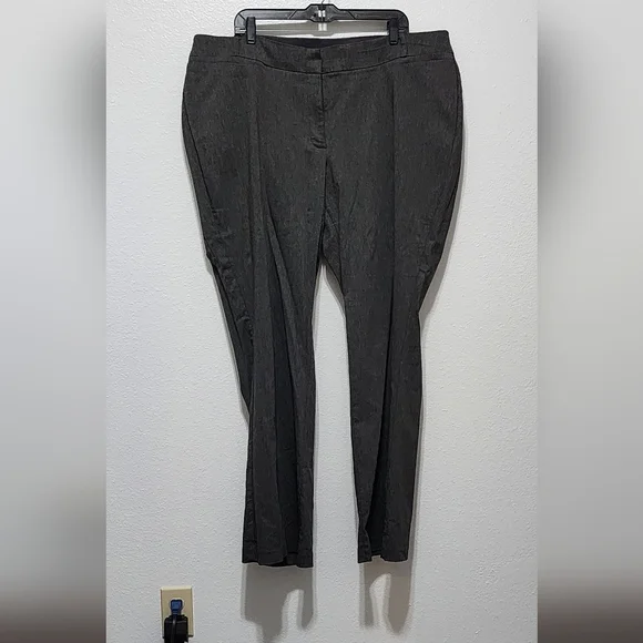 Straight leg pants - Picture 1 of 4